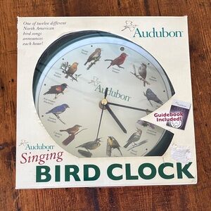 Vintage National Audubon
Society Bird Wall Clock
Singing Sounds 13" Green